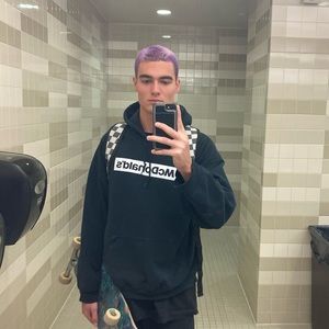 Meet your Posher, Nicholas